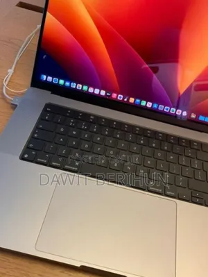 New Laptop Apple MacBook Pro 2017 16GB Intel Core I7 SSD 1T