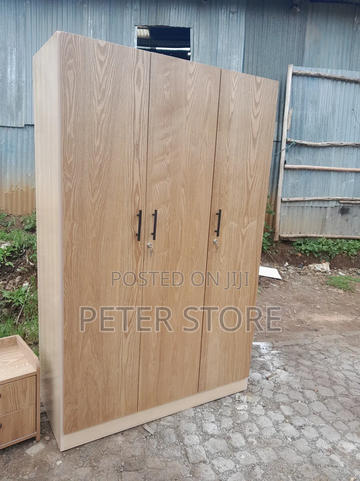 በሩ በሆክ የሆነ 1.20cm ቁምሳጥን