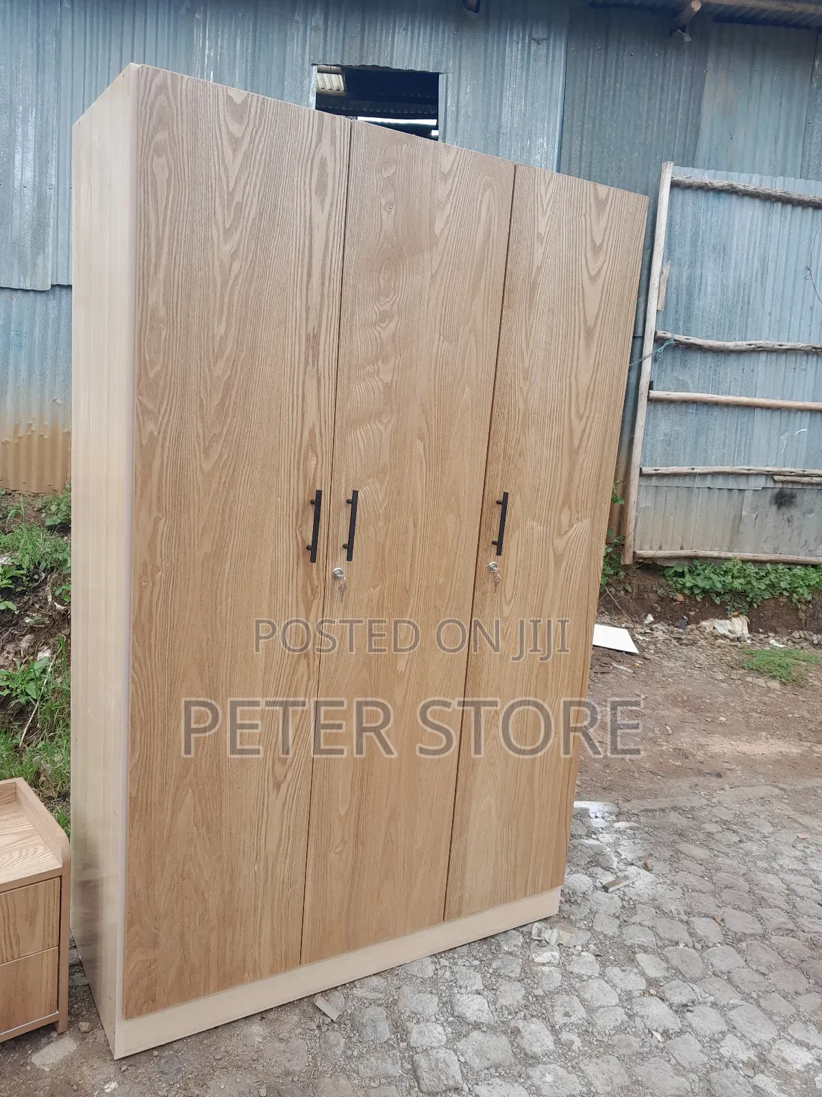 በሩ በሆክ የሆነ 1.20cm ቁምሳጥን