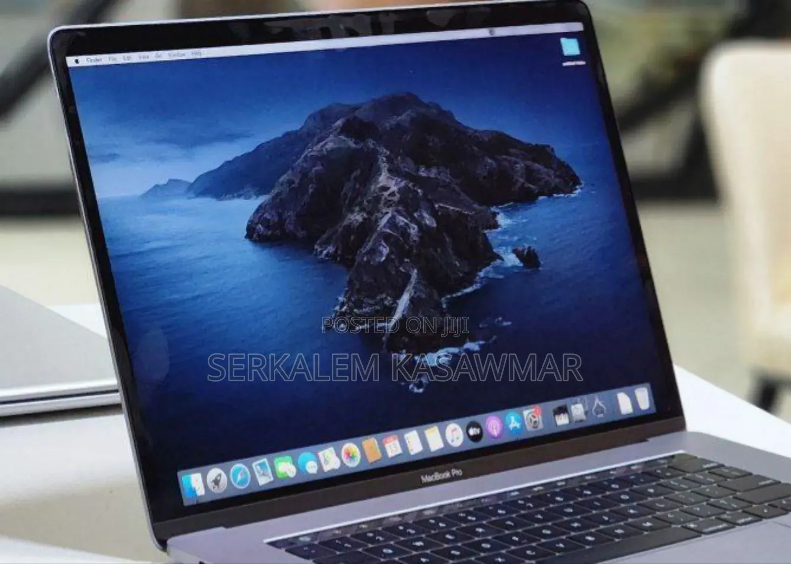 New Laptop Apple MacBook Pro 16GB Intel Core I9 SSD 512GB