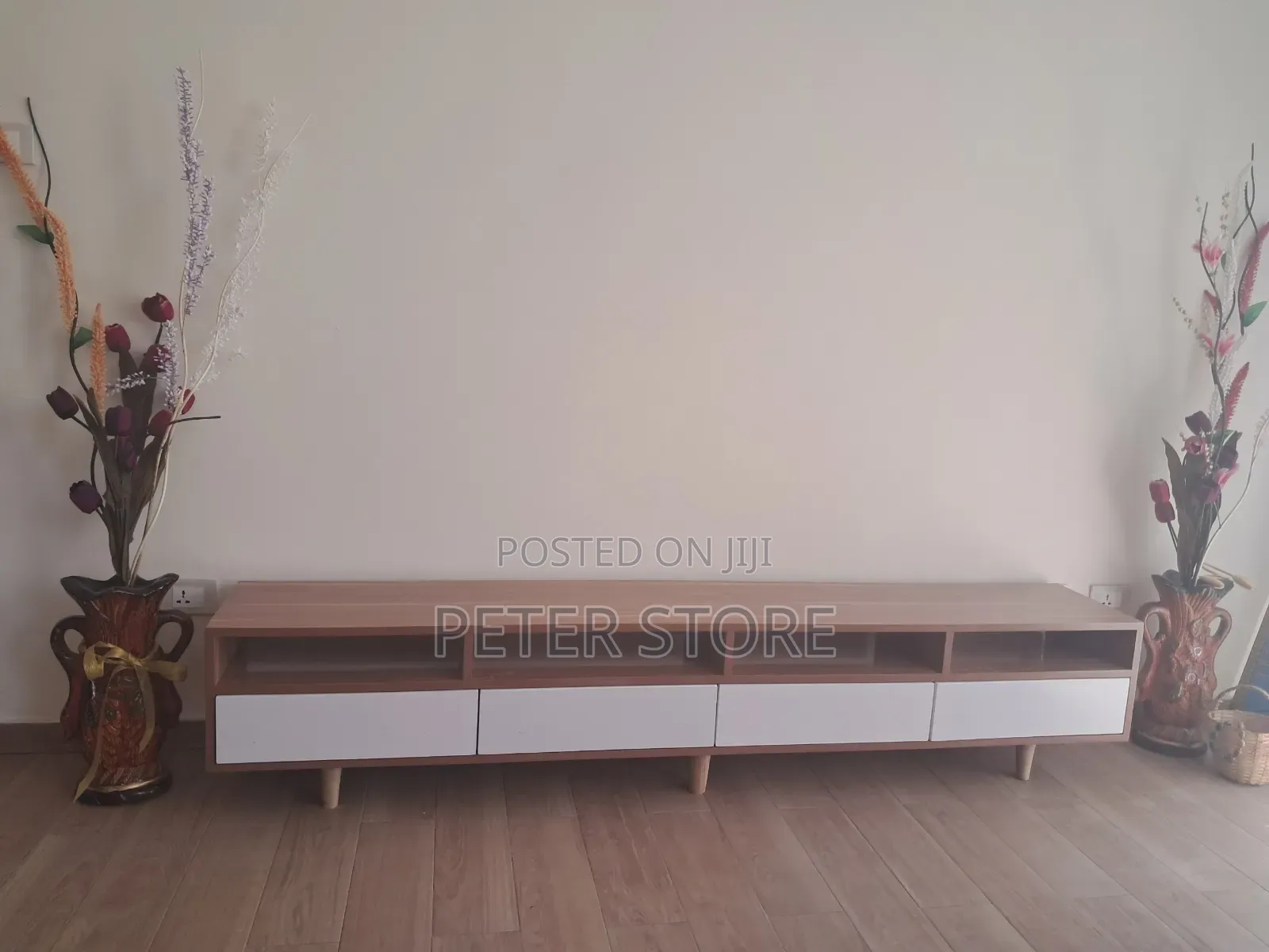 New Quality Tv Stand