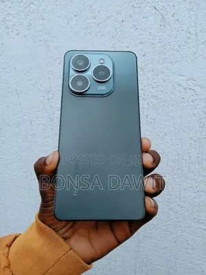 Photo - Tecno Spark 20 Pro 256 GB Black