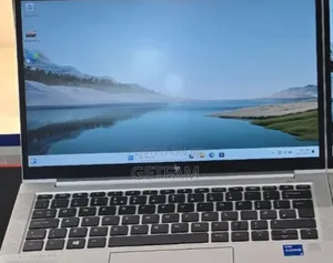 Photo - New Laptop HP EliteBook 830 16GB Intel Core I5 SSD 512GB