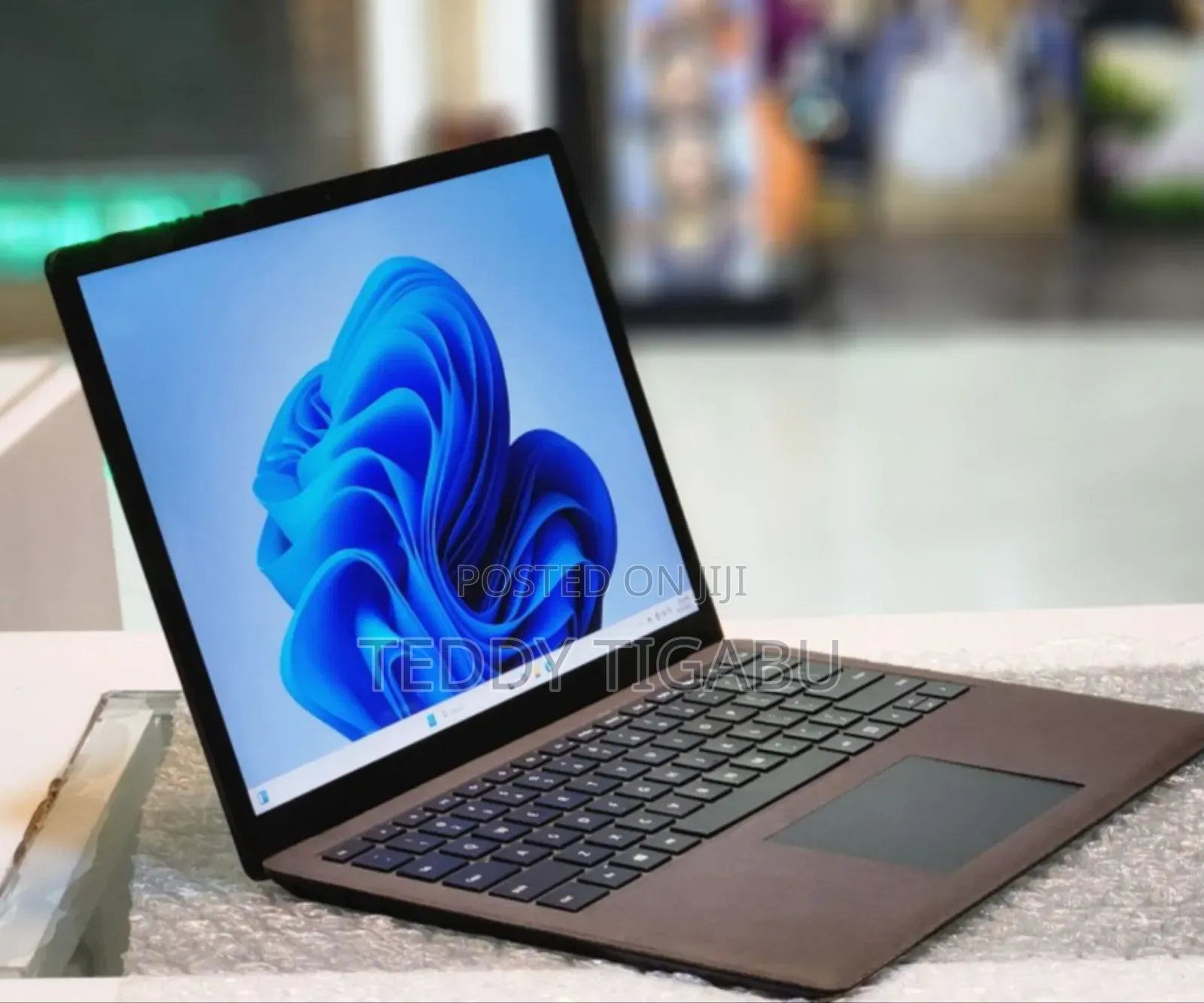 New Laptop Microsoft 16GB Intel Core I7 SSD 512GB