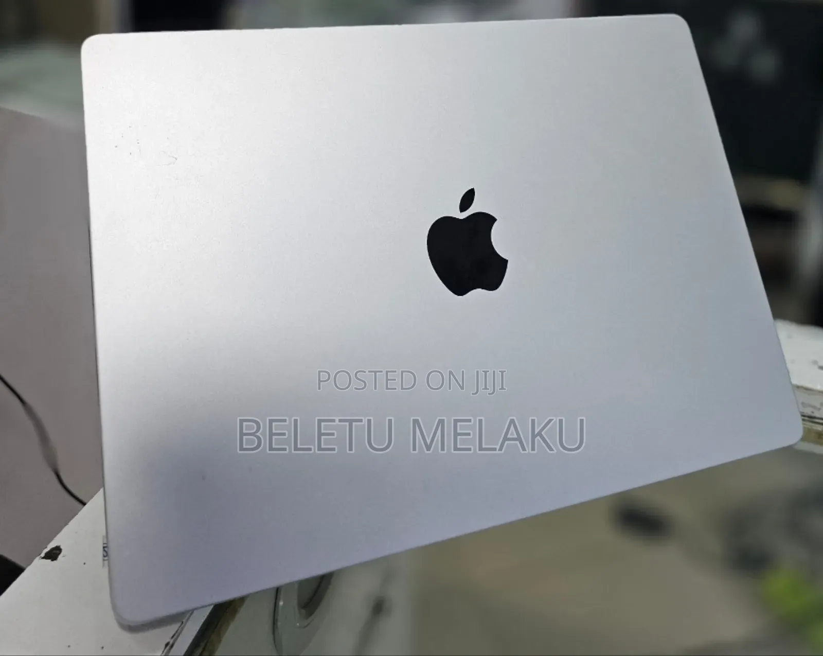 New Laptop Apple MacBook Pro 2023 M3 14-Inch 8GB Apple M3 SSD 512GB