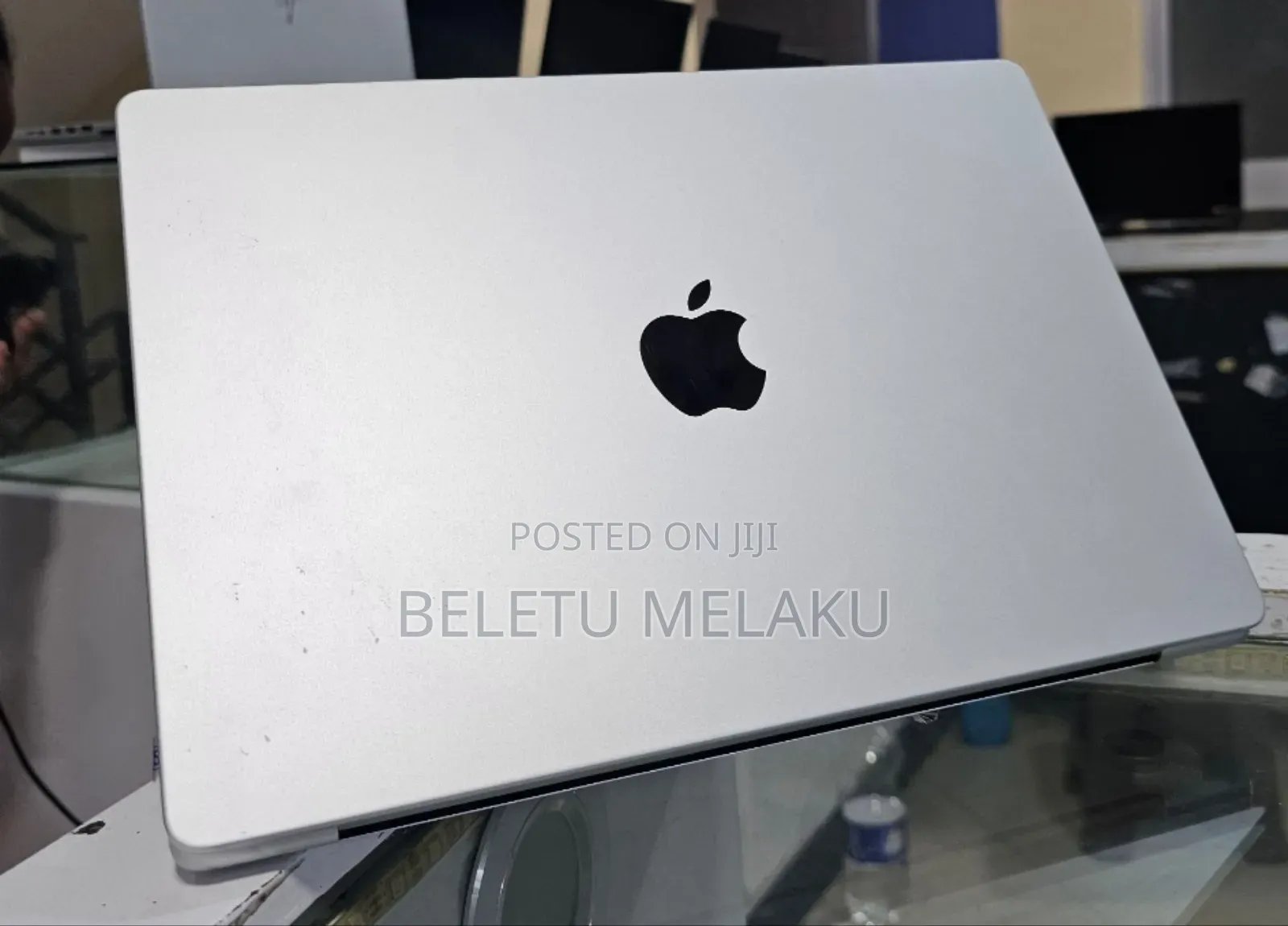 New Laptop Apple MacBook Pro 2023 M3 14-Inch 8GB Apple M3 SSD 512GB