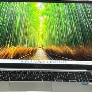 New Laptop Samsung 8GB Intel Core I5 SSD 512GB