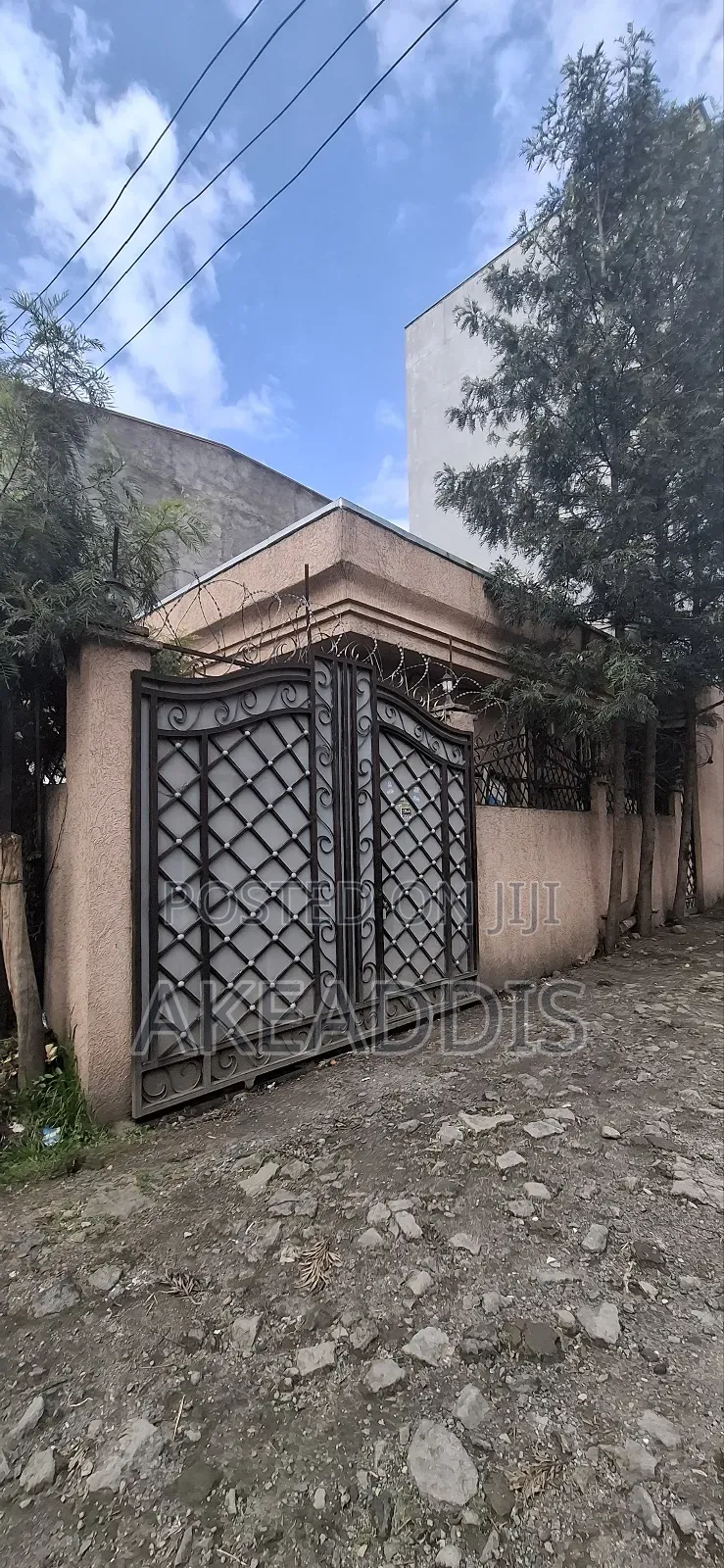 Furnished 4bdrm Villa in Bole Ayat for sale