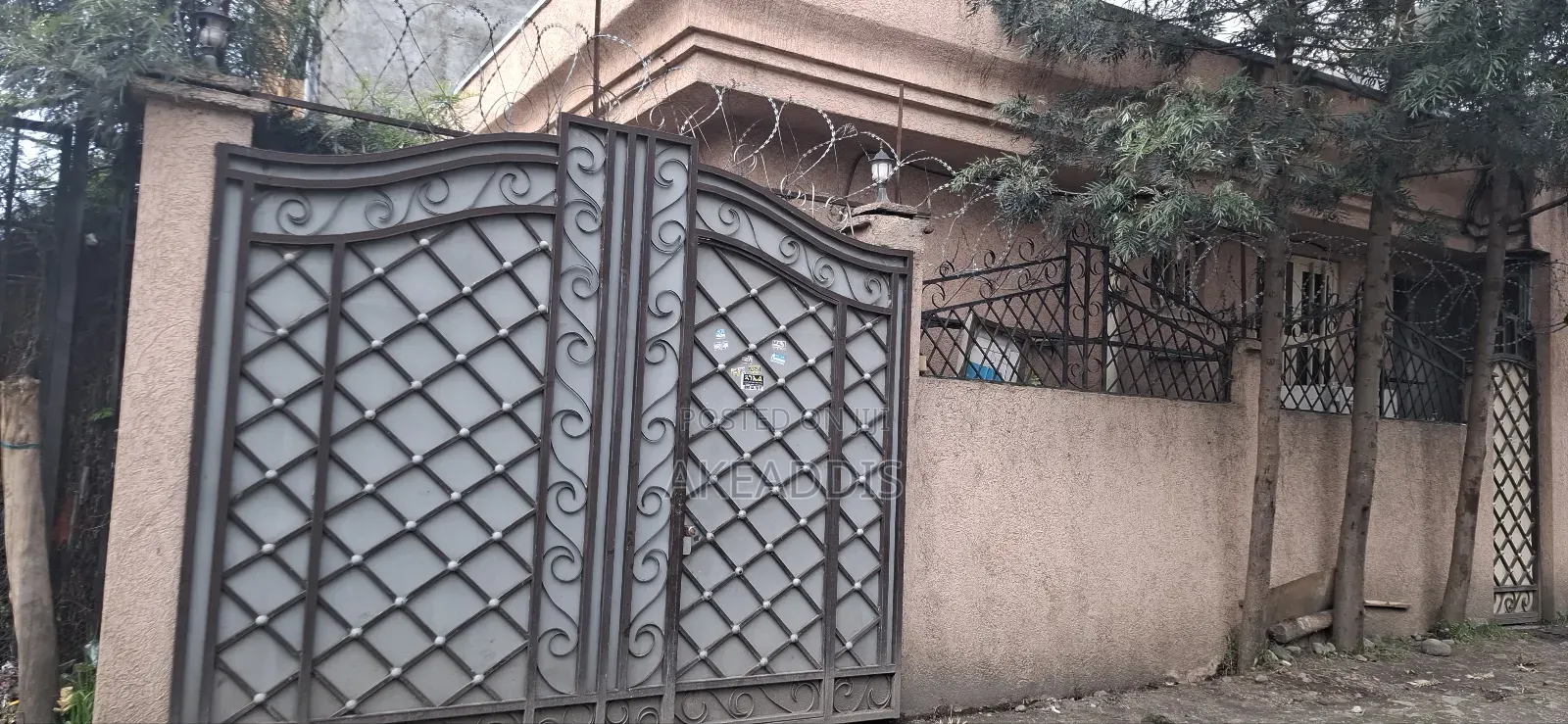 Furnished 4bdrm Villa in Bole Ayat for sale