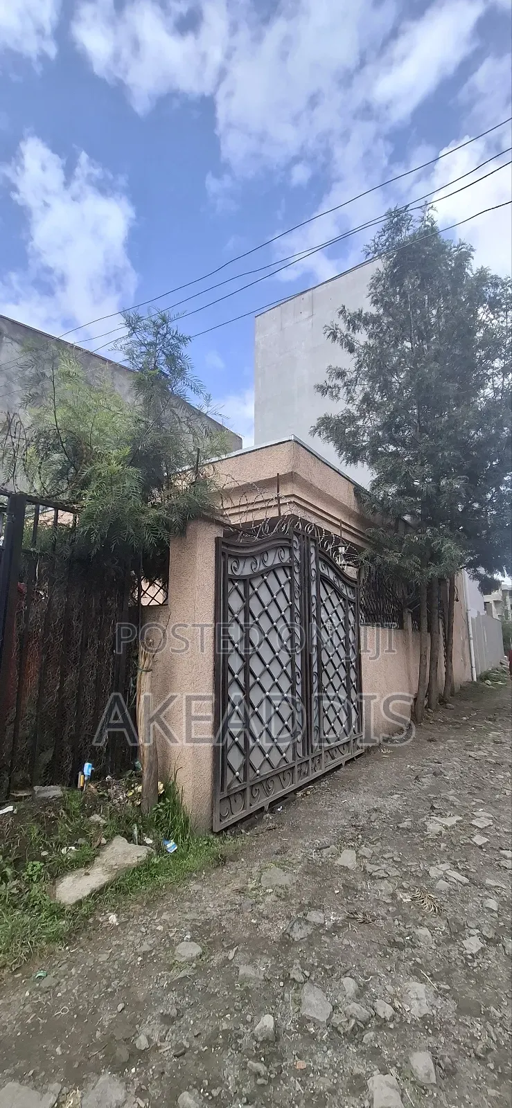 Furnished 4bdrm Villa in Bole Ayat for sale