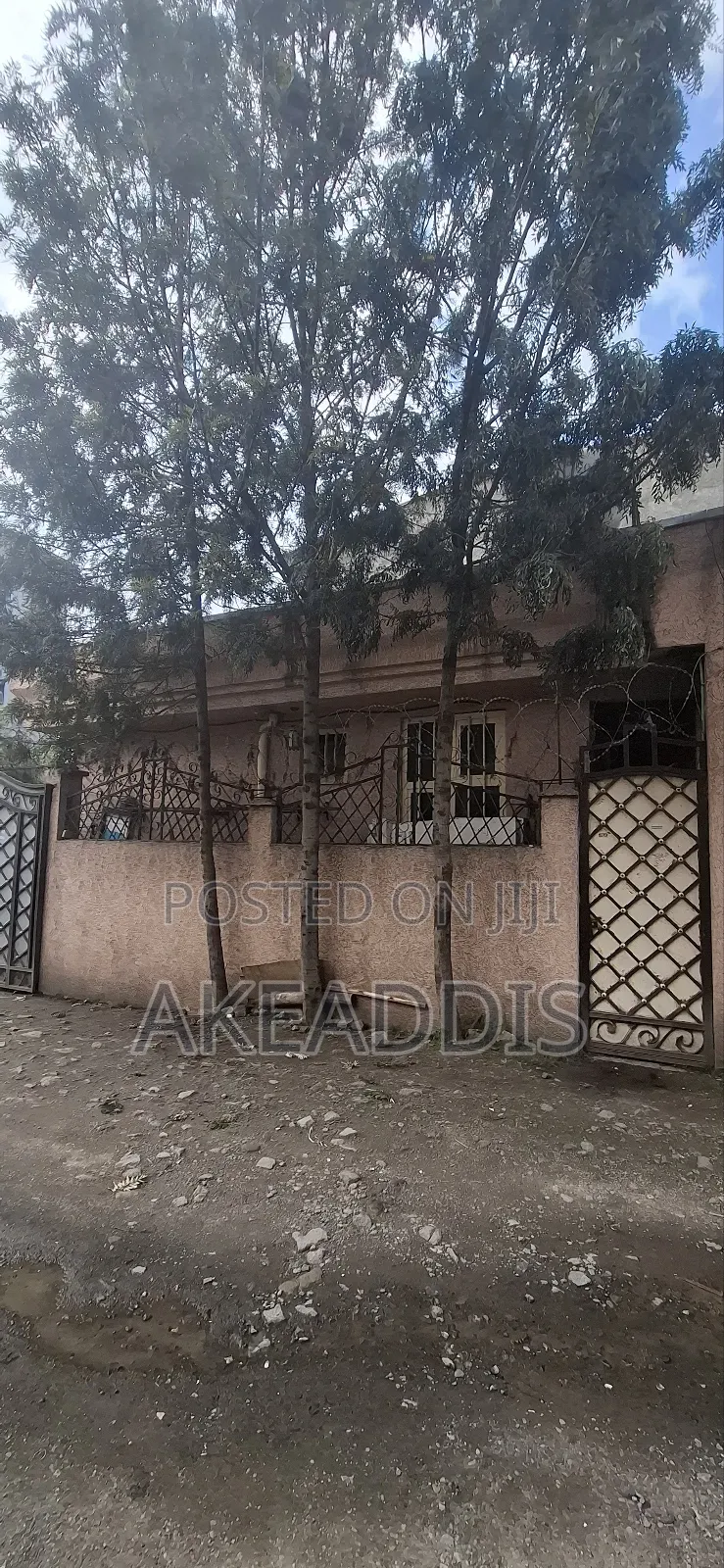 Furnished 4bdrm Villa in Bole Ayat for sale