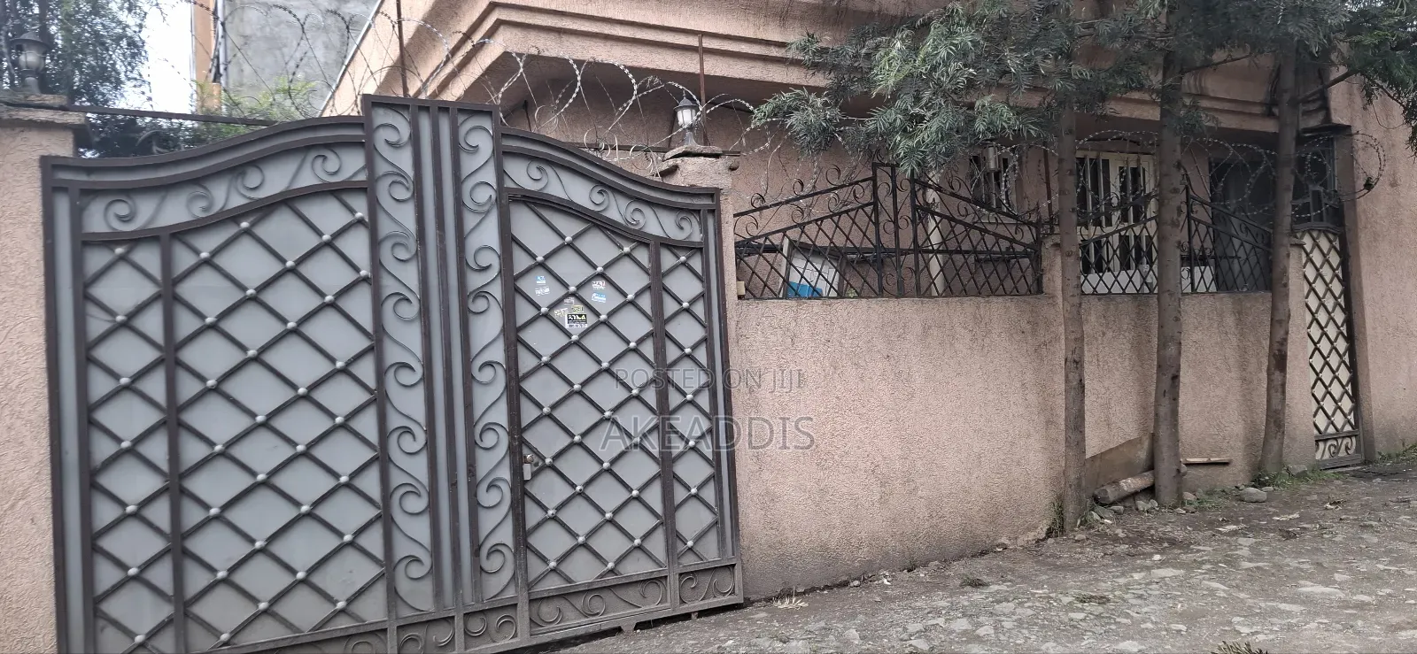 Furnished 4bdrm Villa in Bole Ayat for sale