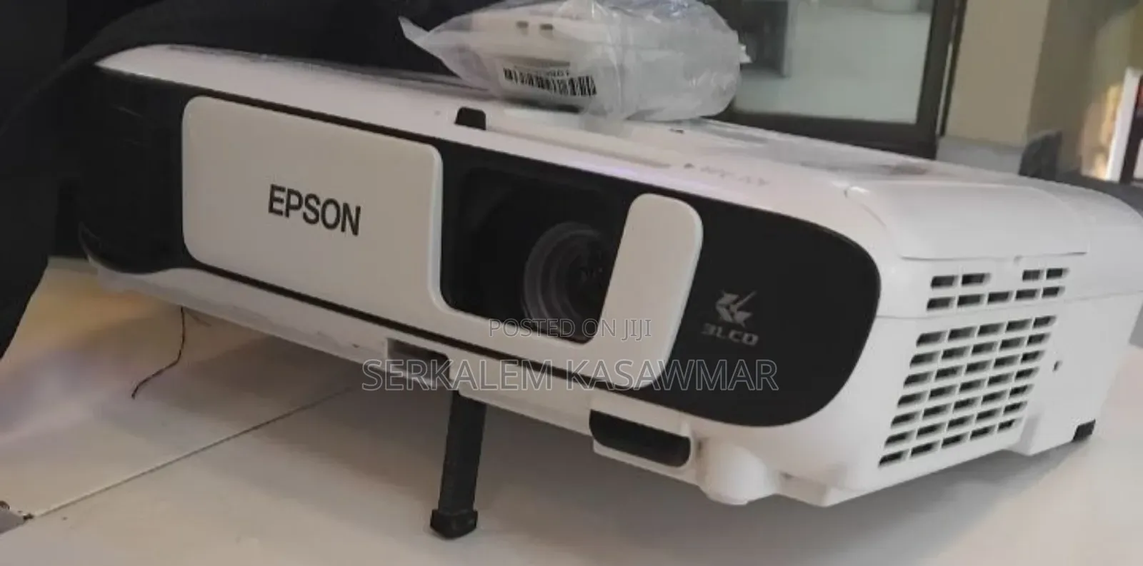 1Epson Projector Model Name: Eb-S41 Has Bag and R