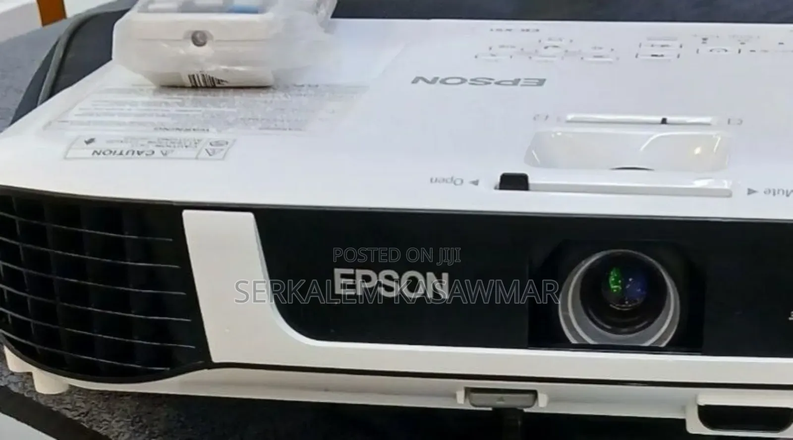 1epson Projector Model: Eb-X51 Has: Bag Remote Model