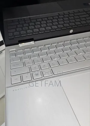 New Laptop HP Pavilion 15 8GB Intel Core I5 SSD 256GB