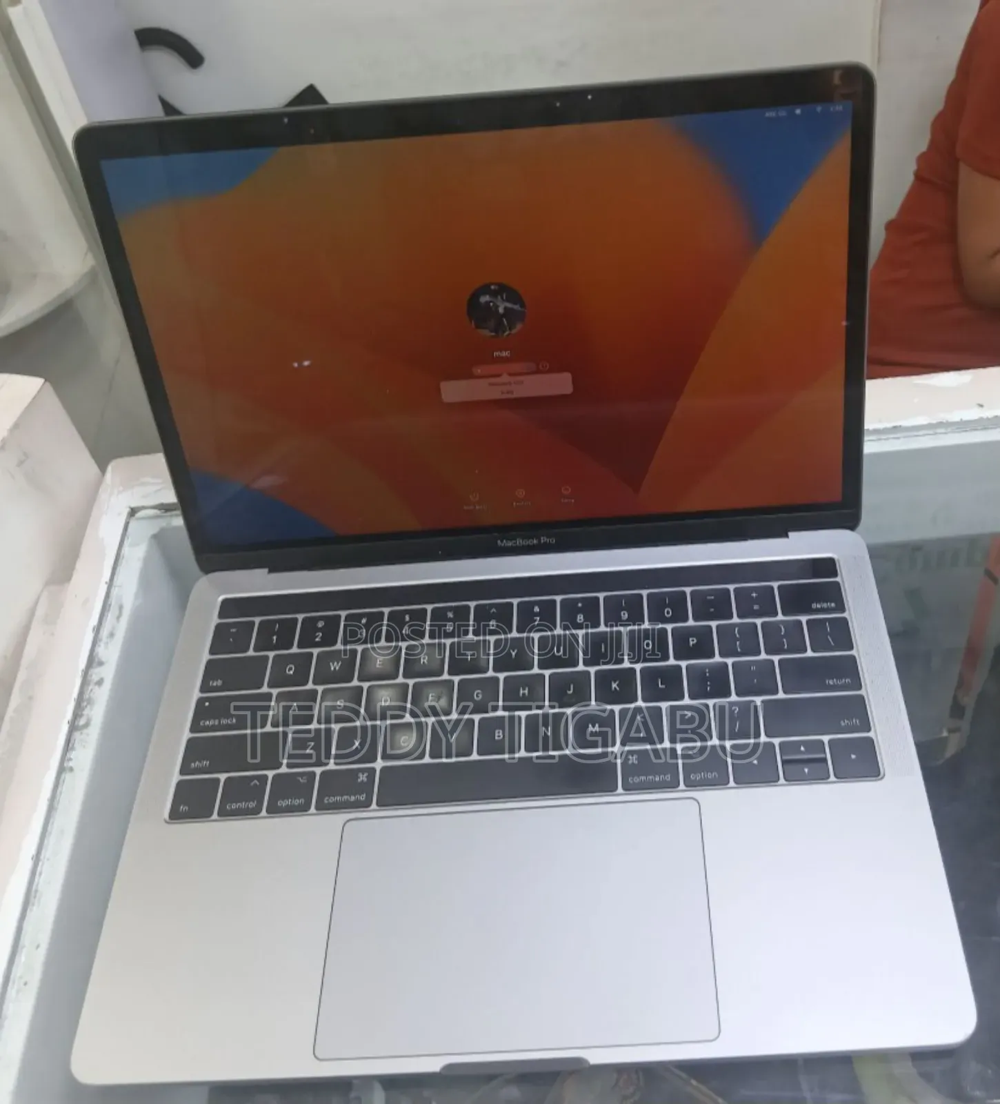 New Laptop Apple MacBook Pro 2017 16GB Intel Core I7 SSD 1T