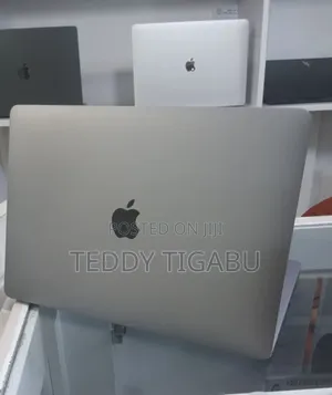 New Laptop Apple MacBook Pro 2017 16GB Intel Core I7 SSD 1T