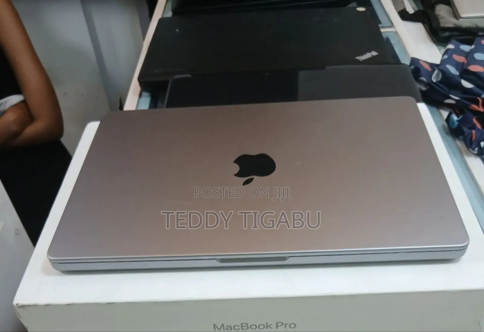 New Laptop Apple MacBook Air 2025 M4 13-Inch 16GB Apple M4 SSD 256GB