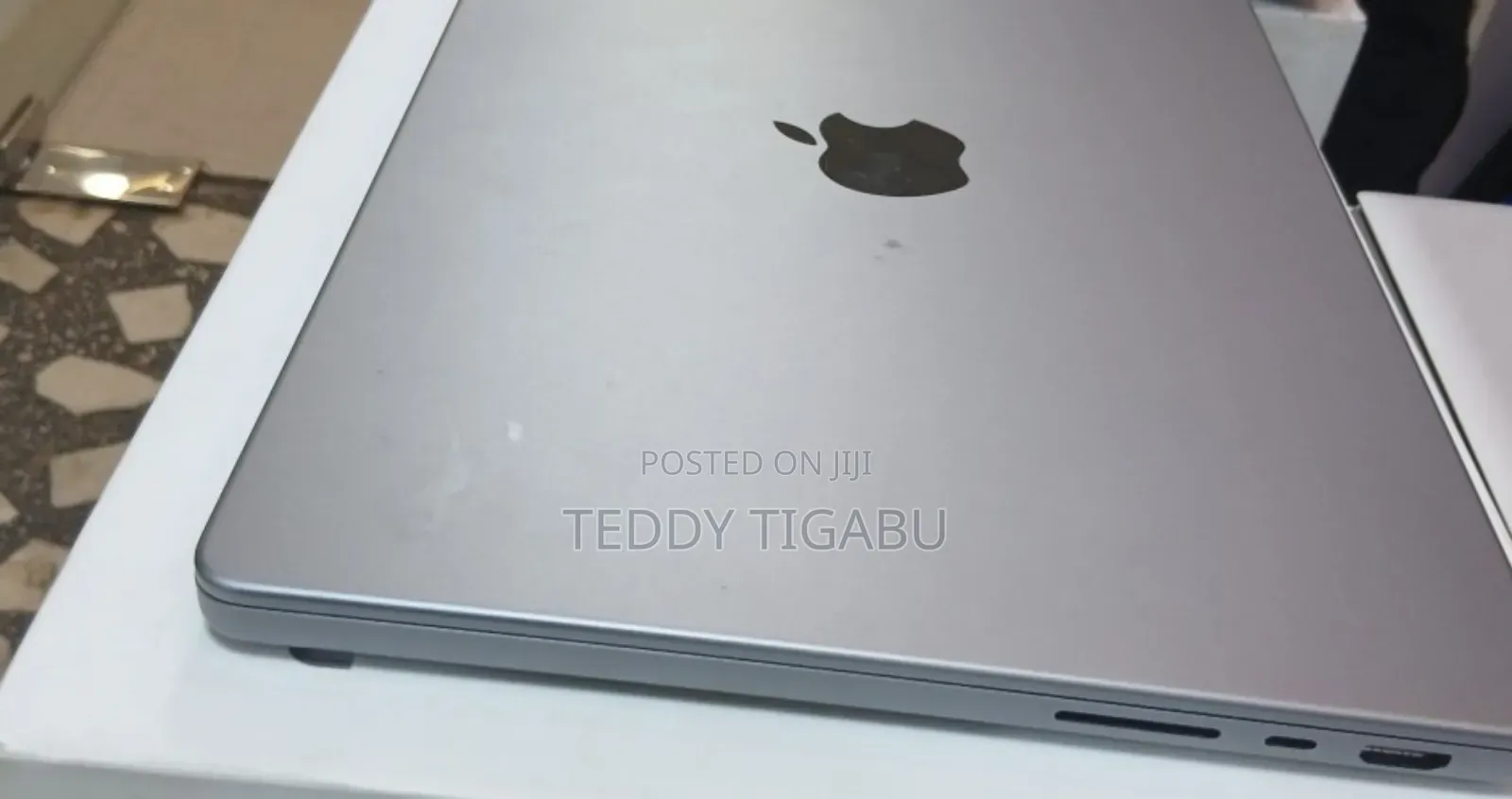 New Laptop Apple MacBook Air 2025 M4 13-Inch 16GB Apple M4 SSD 256GB