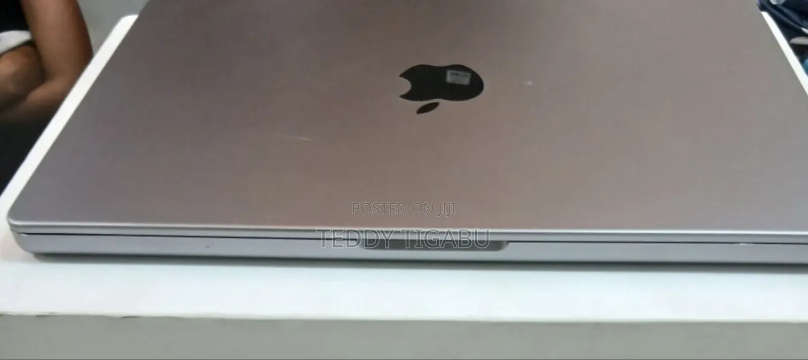 New Laptop Apple MacBook Pro 2019 32GB Intel Core I9 SSD 1T