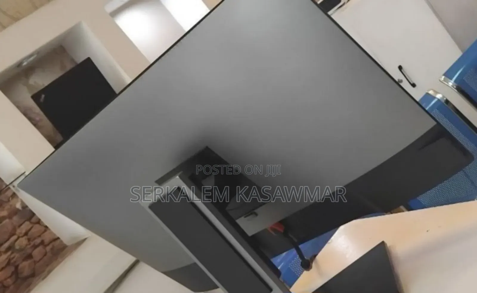 1almost New Dell 27 Inch Dell 27" Inch Monitor