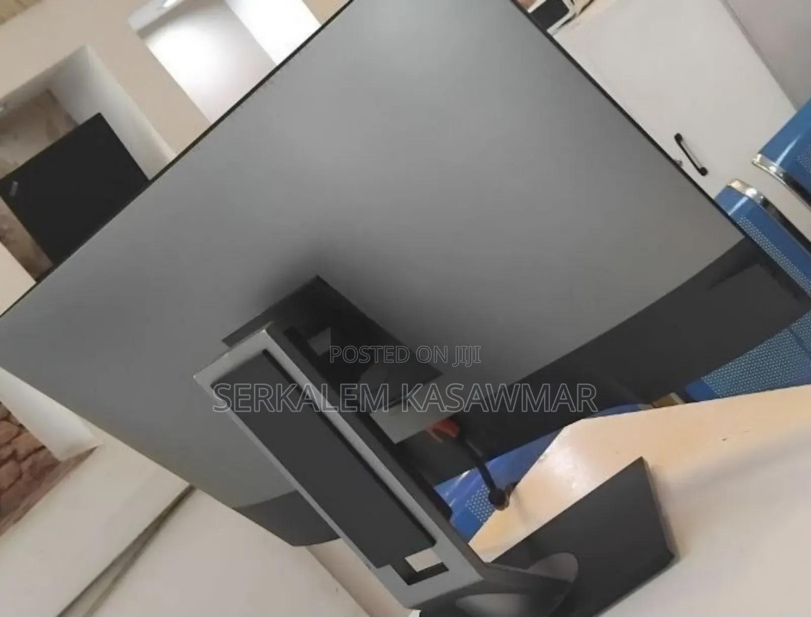 1almost New Dell 27 Inch Dell 27" Inch Monitor