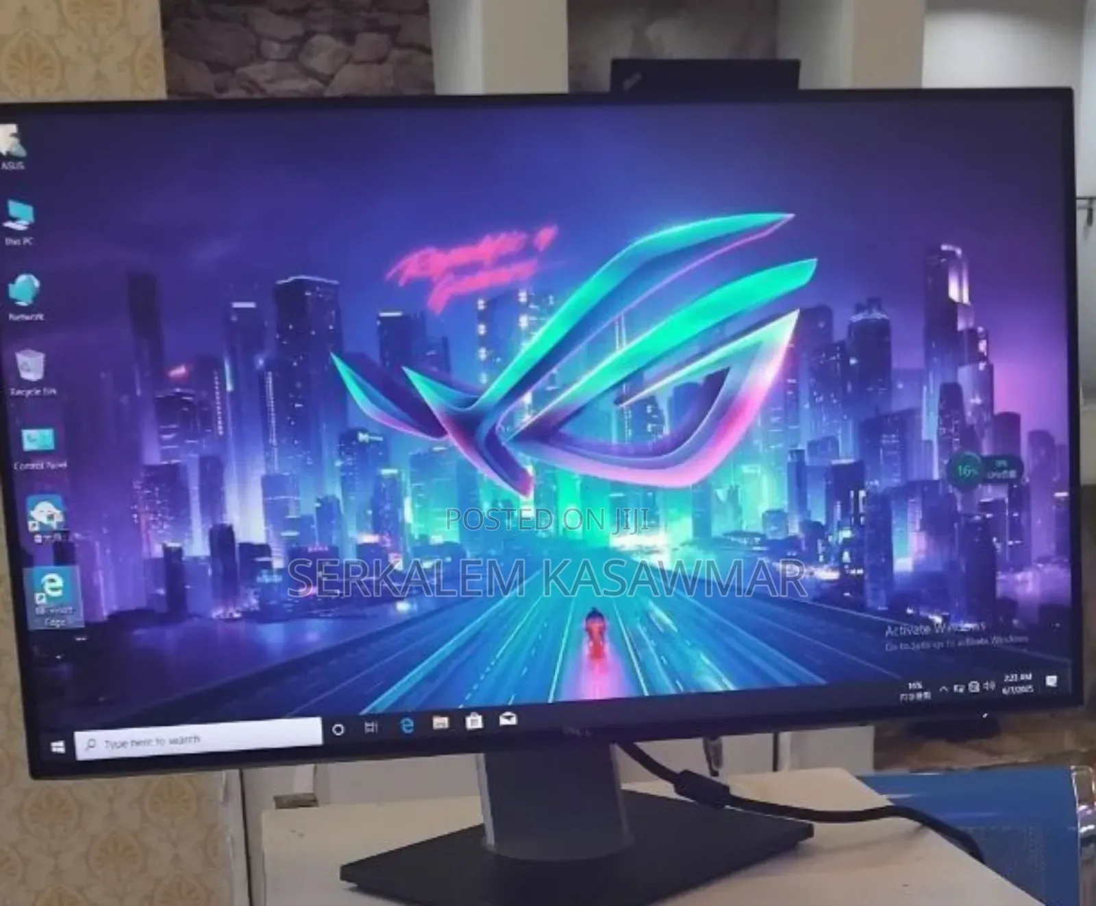 1almost New Dell 27 Inch Dell 27" Inch Monitor