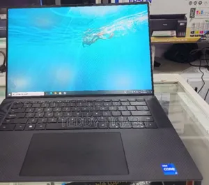 Photo - New Laptop Dell Precision 5570 32GB Intel Core I7 SSD 512GB