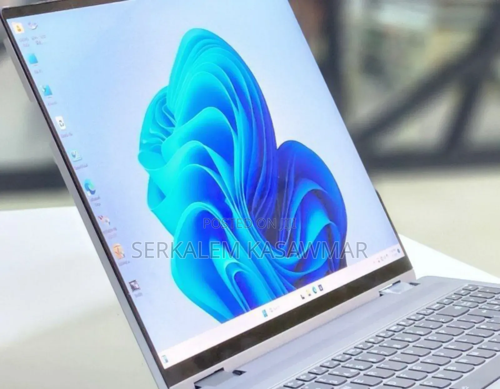 New Laptop Lenovo Yoga 7i 16GB Intel Core I7 SSD 512GB