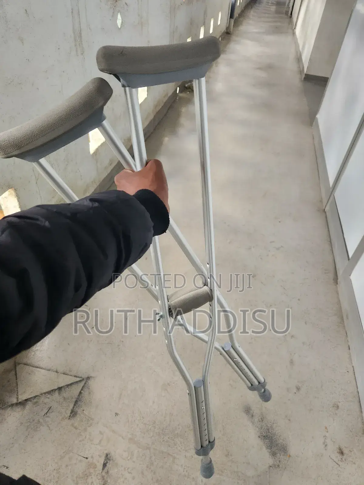 Axillary Bilateral Crutches建議axillary Stable Ceramic Grip Crutches New