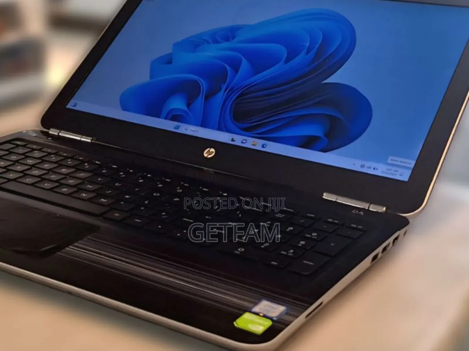 New Laptop HP Pavilion 15 8GB Intel Core I7 SSD 256GB