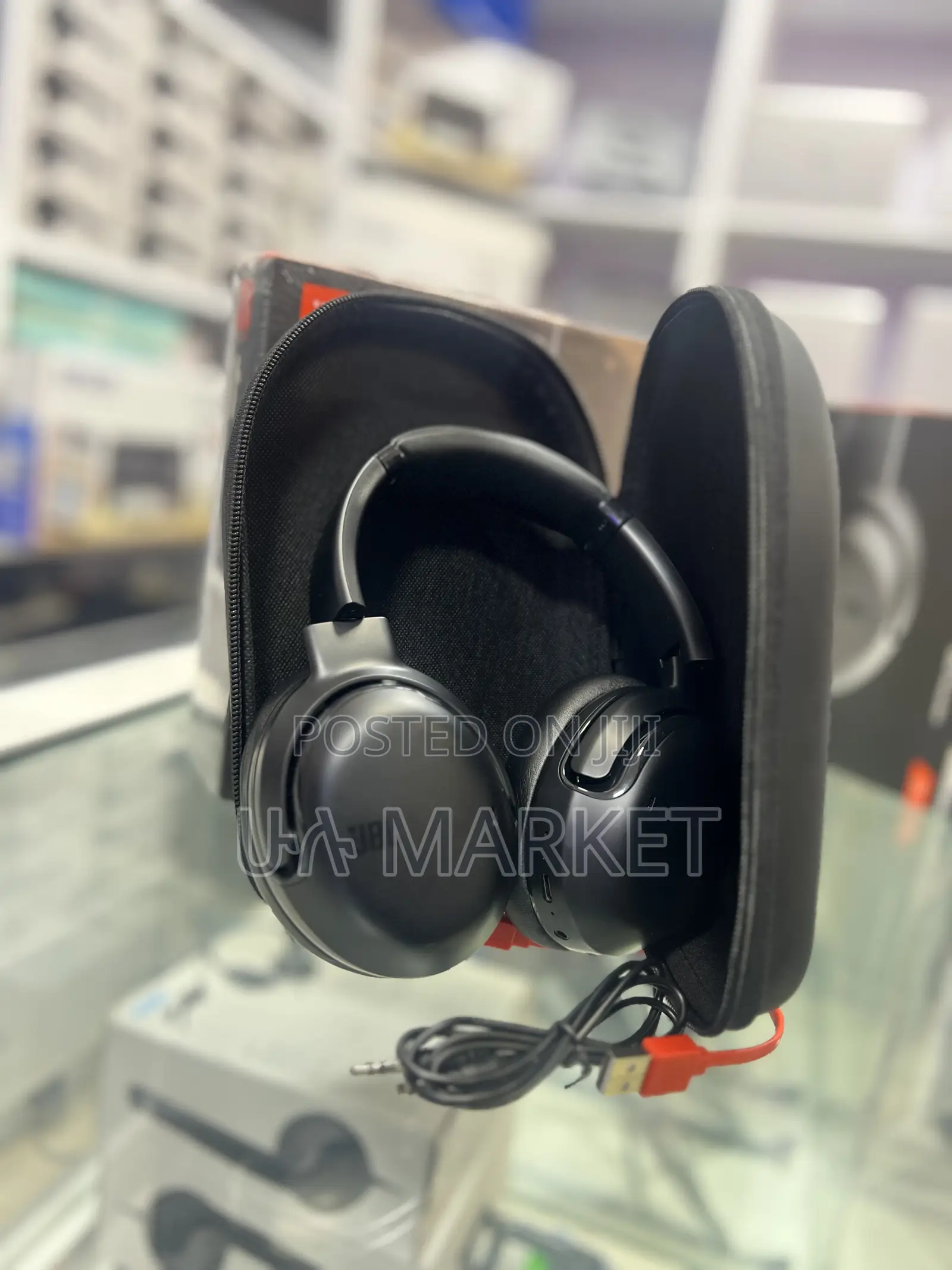 JBL Tour One Headphone