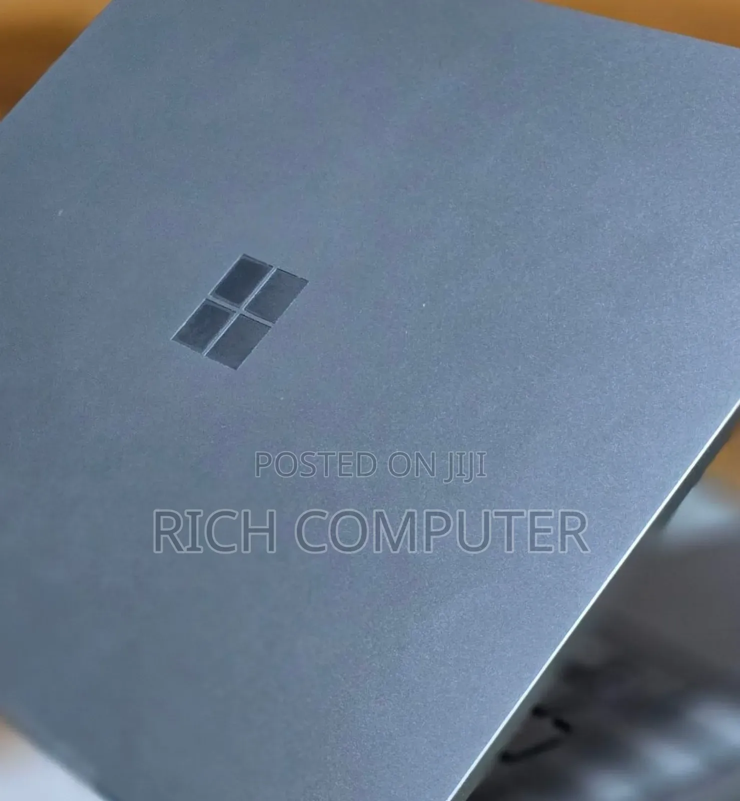 New Laptop Microsoft Surface 8GB Intel Core I7 SSD 256GB