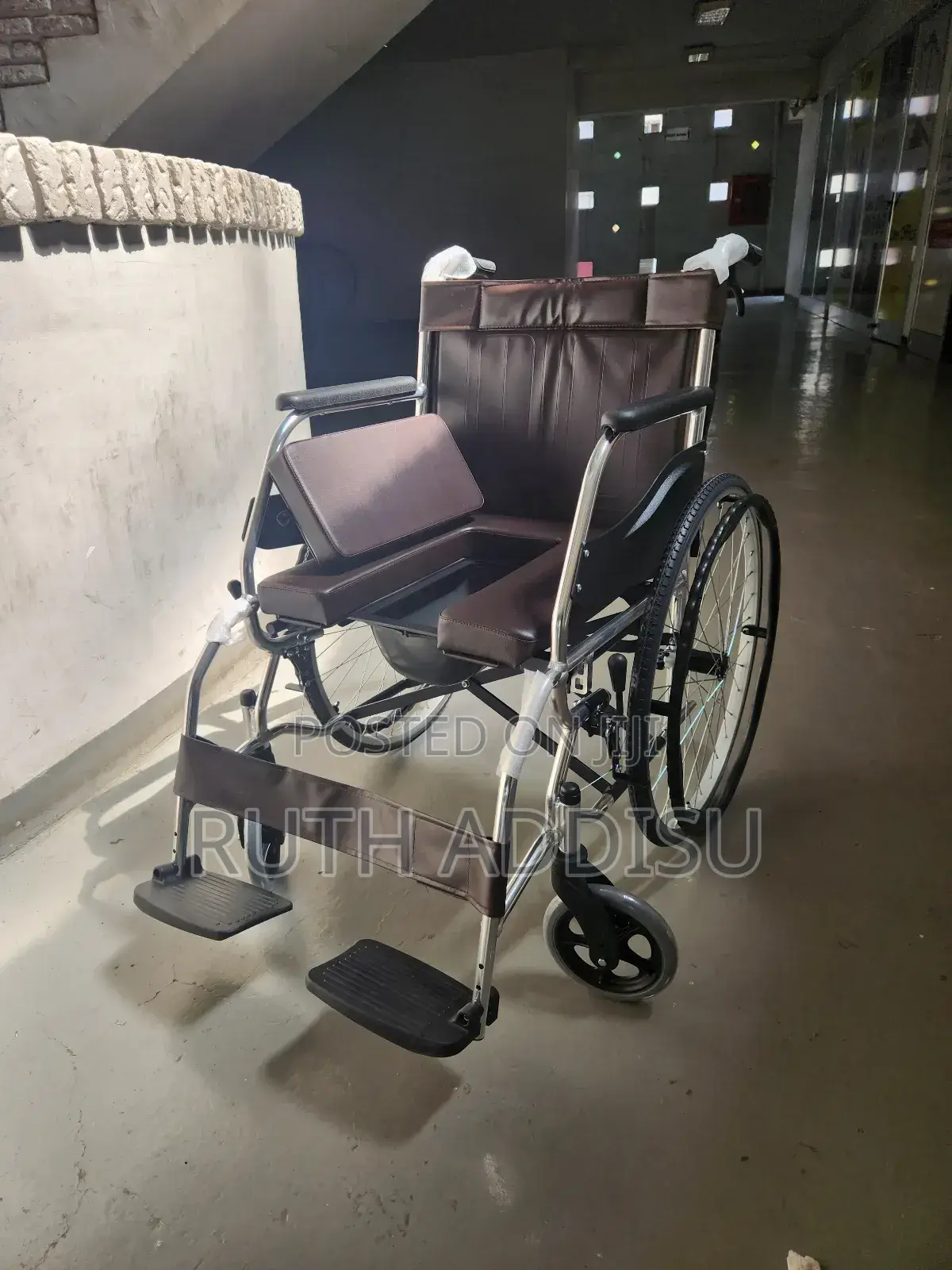 Wheelchair字樣with Popo Incredible Performance Toilet Wheelchair Almuniu