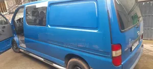 Toyota HiAce 2003 Blue
