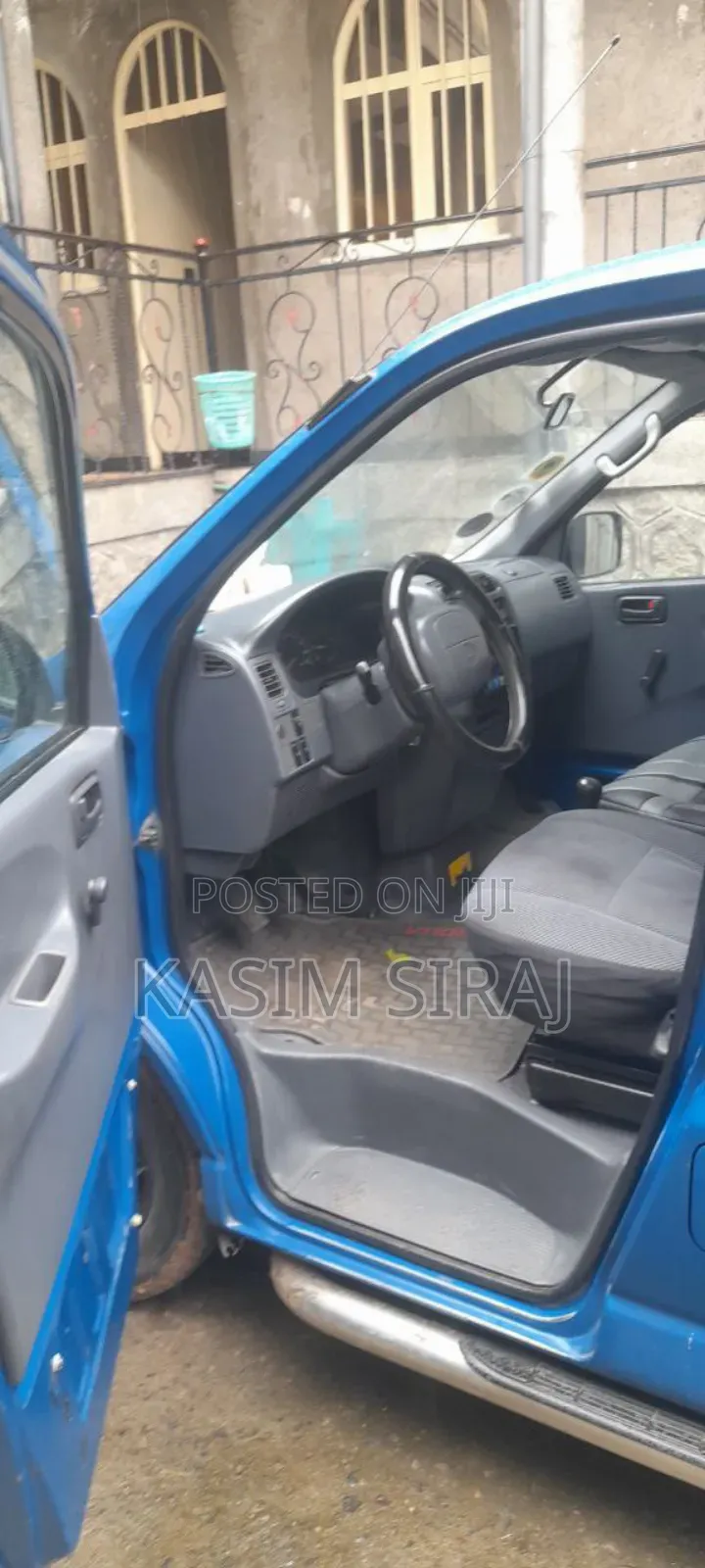 Toyota HiAce 2003 Blue