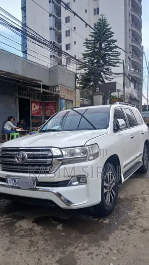 Photo - Toyota Land Cruiser 4.0 V6 GX-R 2014 White