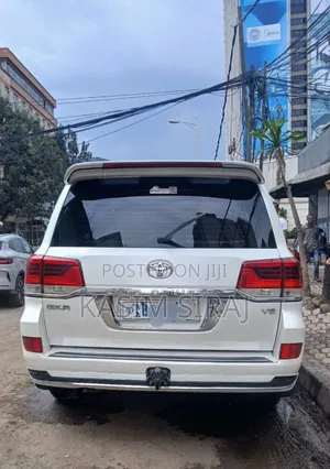 Toyota Land Cruiser 4.0 V6 GX-R 2014 White