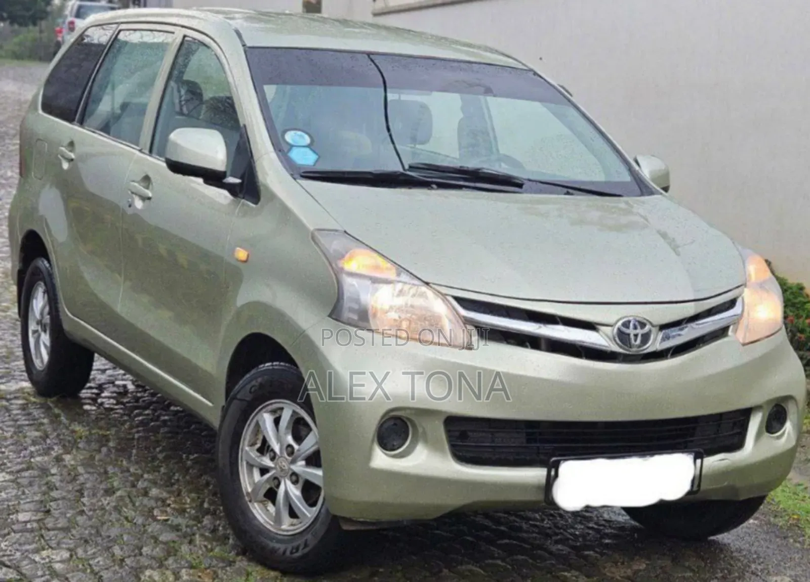 Toyota Avanza 2014 Gold