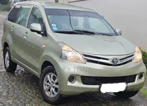 Toyota Avanza 2014 Gold