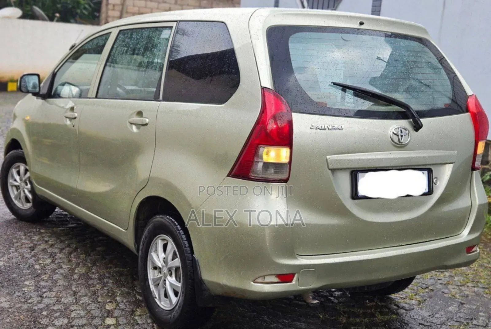 Toyota Avanza 2014 Gold