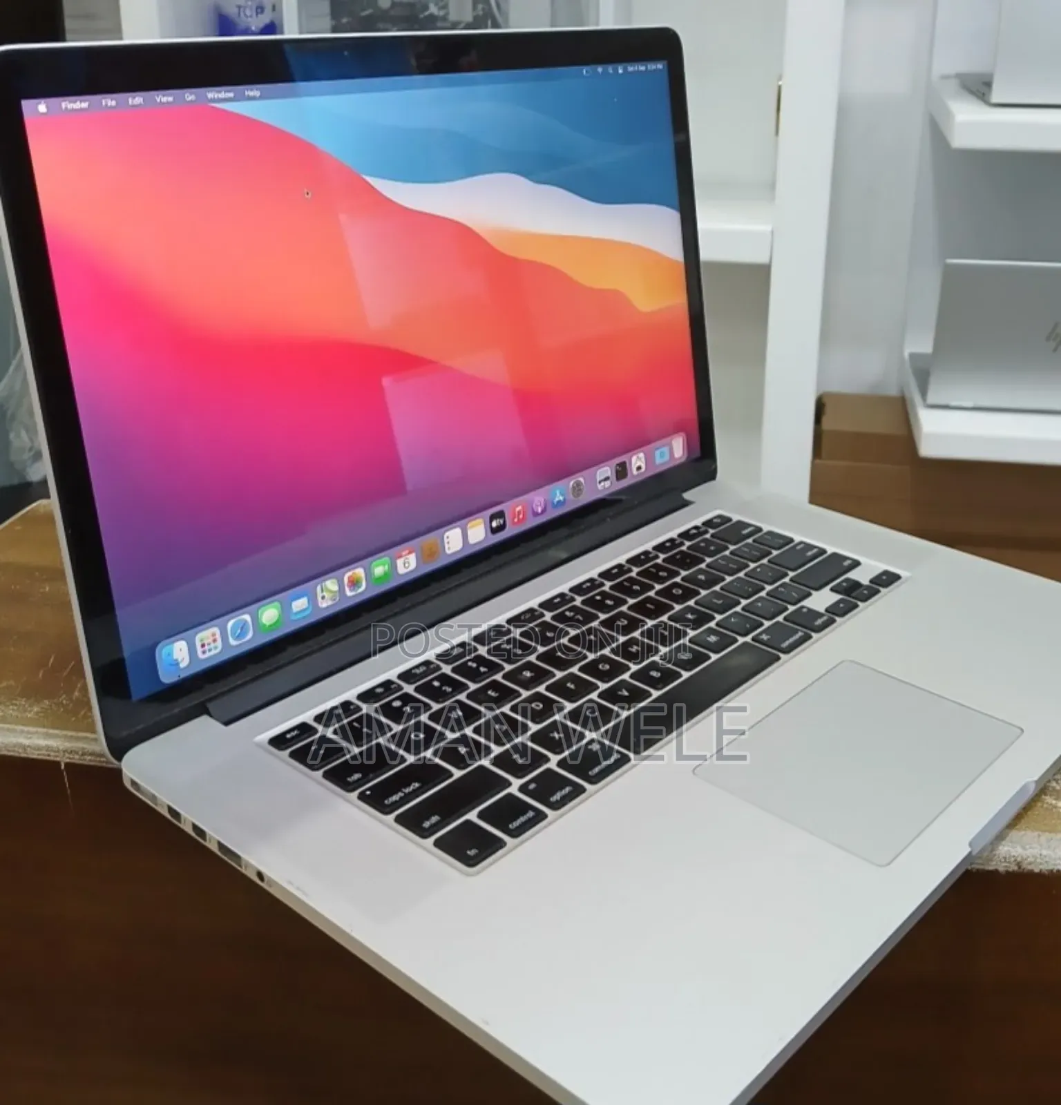 New Laptop Apple MacBook Pro 2015 16GB Intel Core I7 SSD 256GB