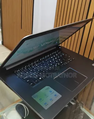 New Laptop Dell Inspiron 15 8GB Intel Core I7 HDD 1T