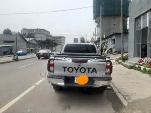 Toyota Hilux Revo Double Cab Deisel 2.4 RWD 2017 Silver