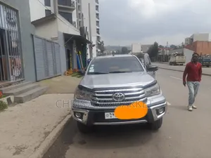 Photo - Toyota Hilux Revo Double Cab Deisel 2.4 RWD 2017 Silver