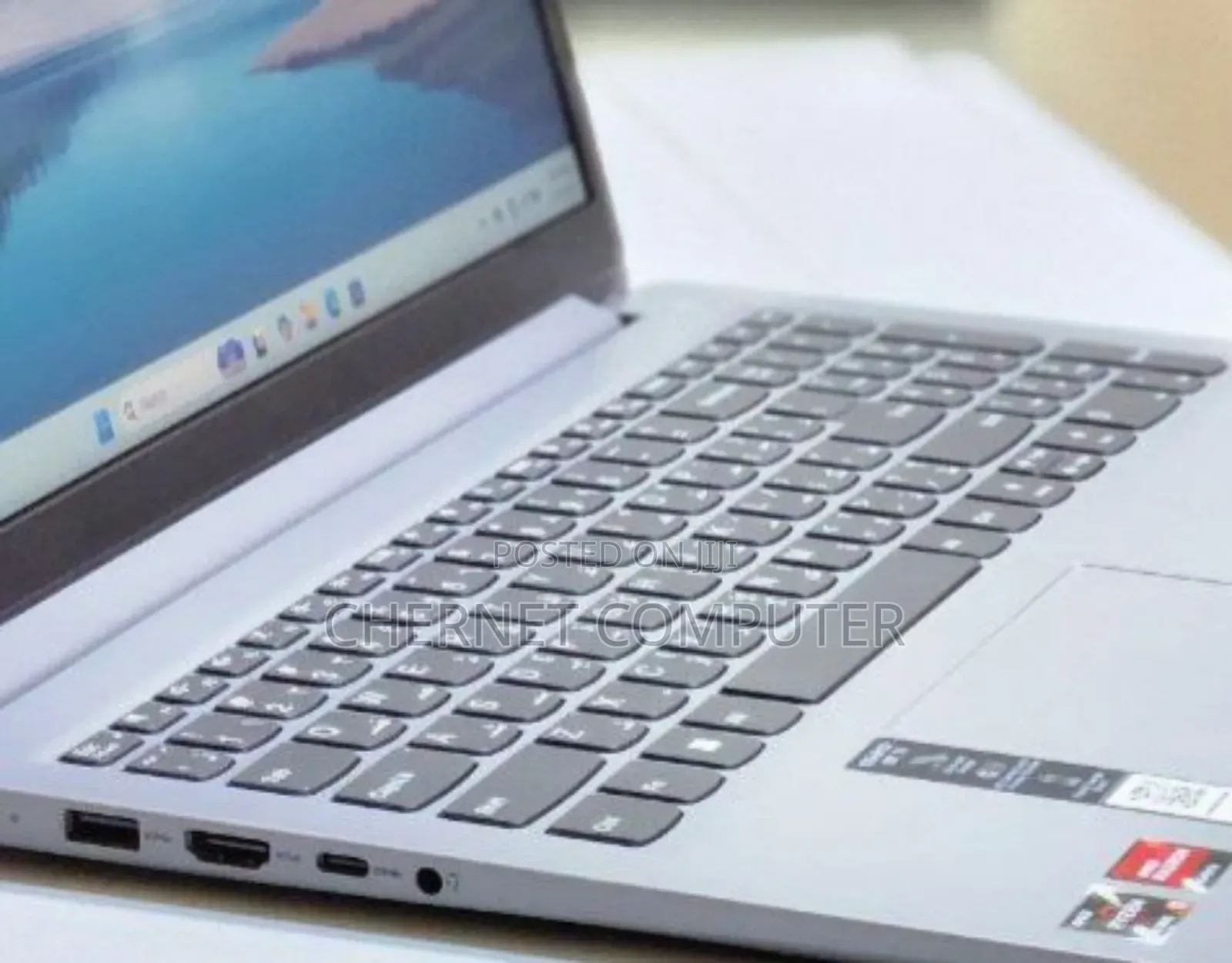 New Laptop Lenovo 8GB AMD Ryzen 5 SSD 512GB