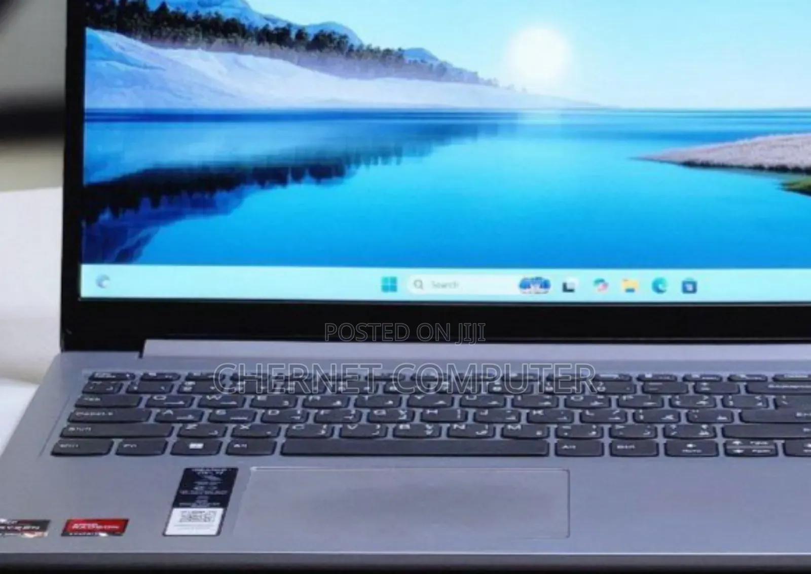 New Laptop Lenovo 8GB AMD Ryzen 5 SSD 512GB