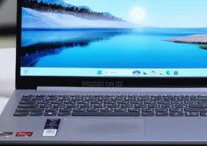 New Laptop Lenovo 8GB AMD Ryzen 5 SSD 512GB