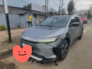 Photo - Toyota bZ4X 2023 Gray