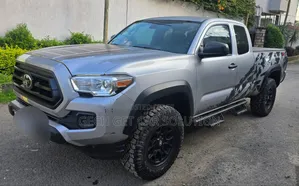 Toyota Tacoma 2021 Silver